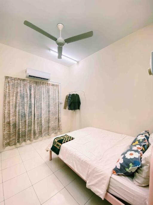 Spacious Cozy Lakeville Homestay 4 Bedrooms All With Aircond Seri Iskandar Bagian luar foto