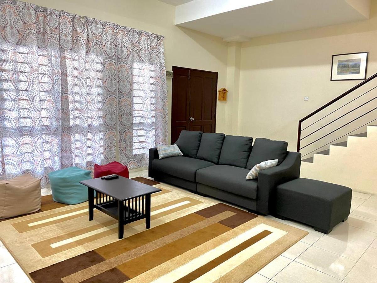 Spacious Cozy Lakeville Homestay 4 Bedrooms All With Aircond Seri Iskandar Bagian luar foto